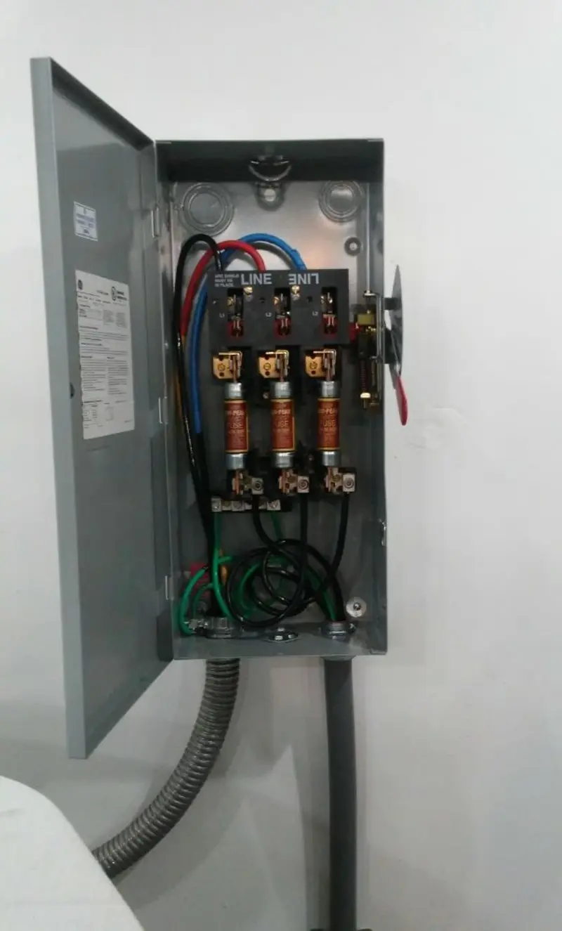 Three-phase disconnect switch installed for Smoke Detector Installation in Dunn Loring